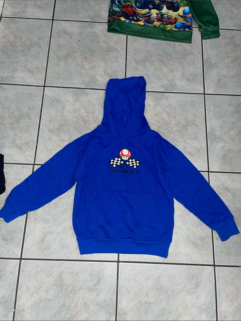 Boys hooded bundle quantity 8 size 7-8 - Picture 4 of 9